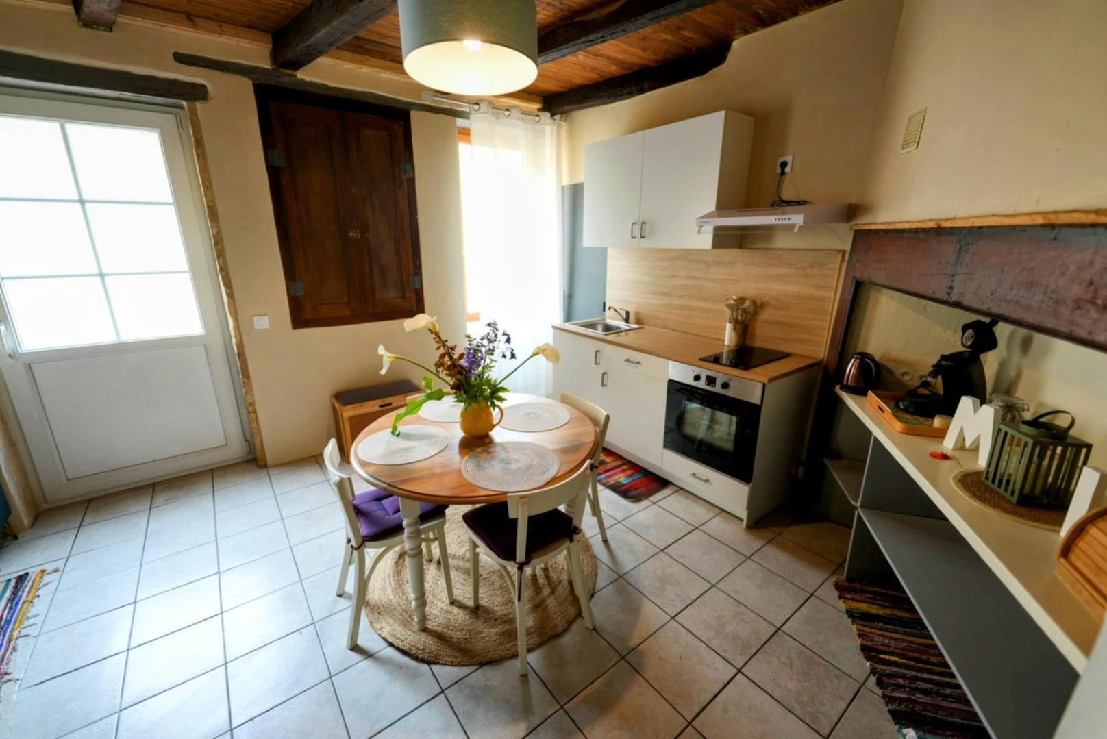 Maison De Village Montcabrier (Lot)